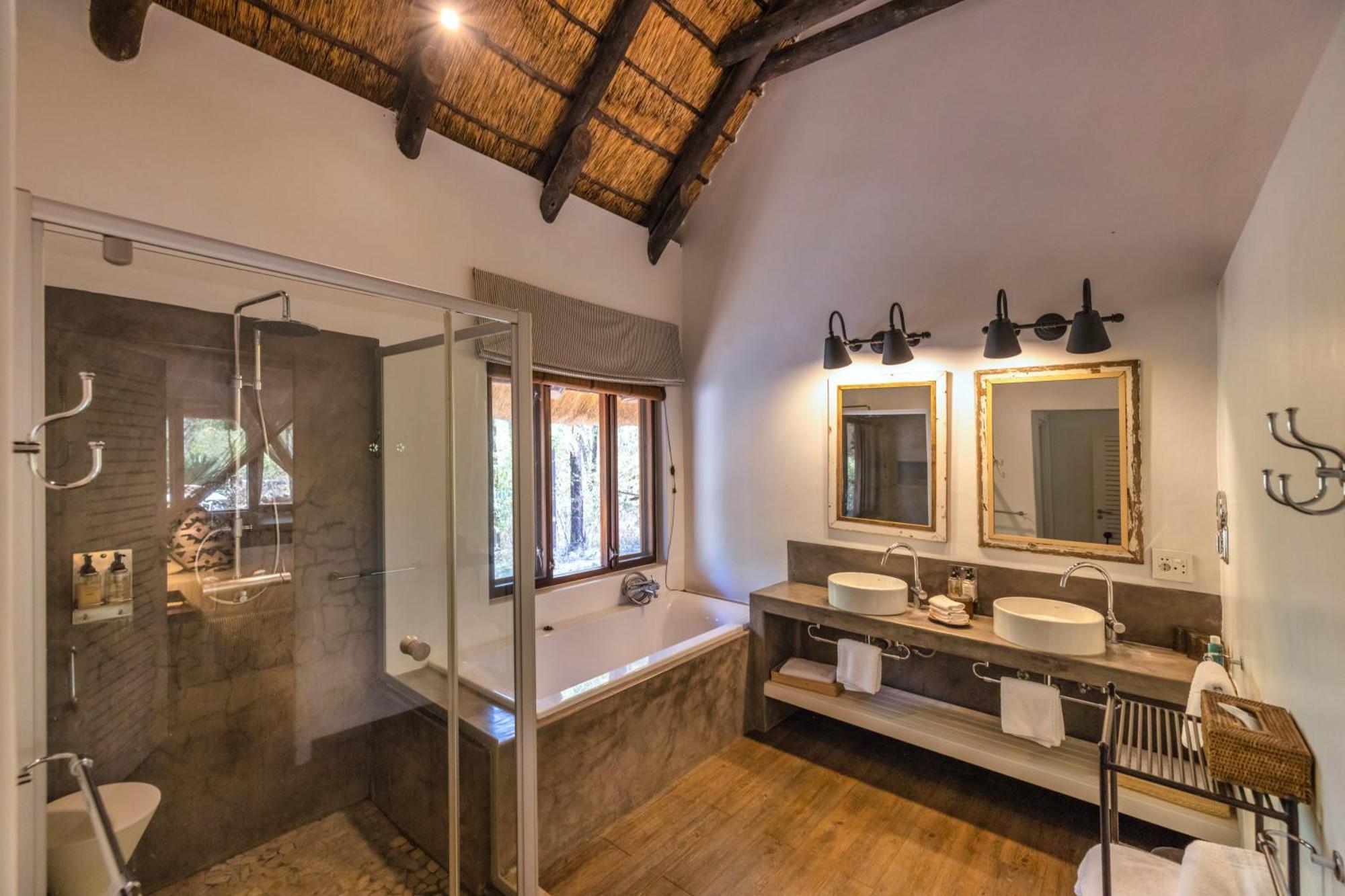 Mushara Lodge Namutoni Bagian luar foto