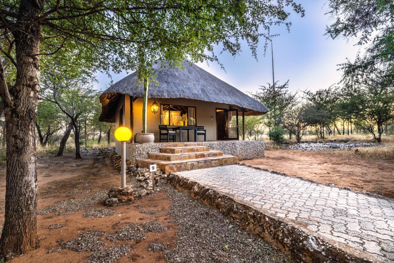 Mushara Lodge Namutoni Bagian luar foto